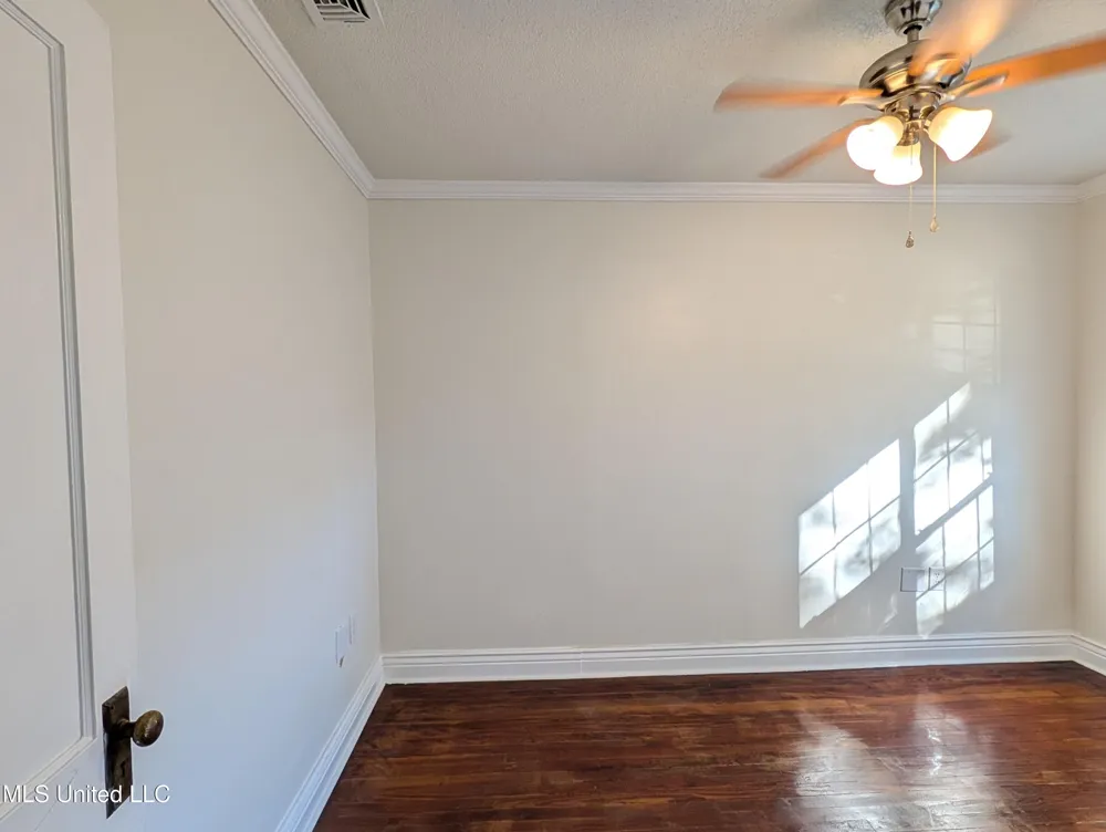 2302 Wilson Avenue Pascagoula, MS 39567