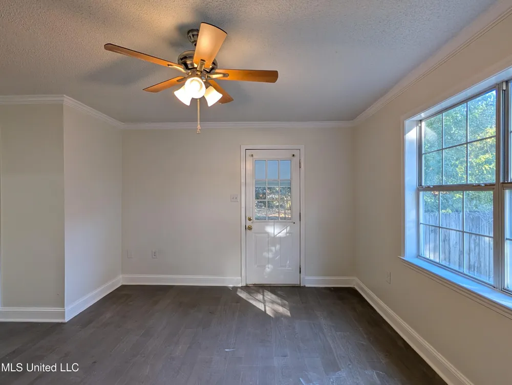 2302 Wilson Avenue Pascagoula, MS 39567