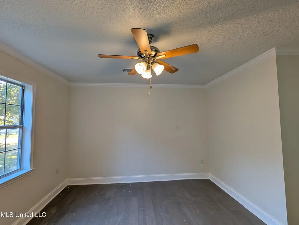 2302 Wilson Avenue Pascagoula, MS 39567