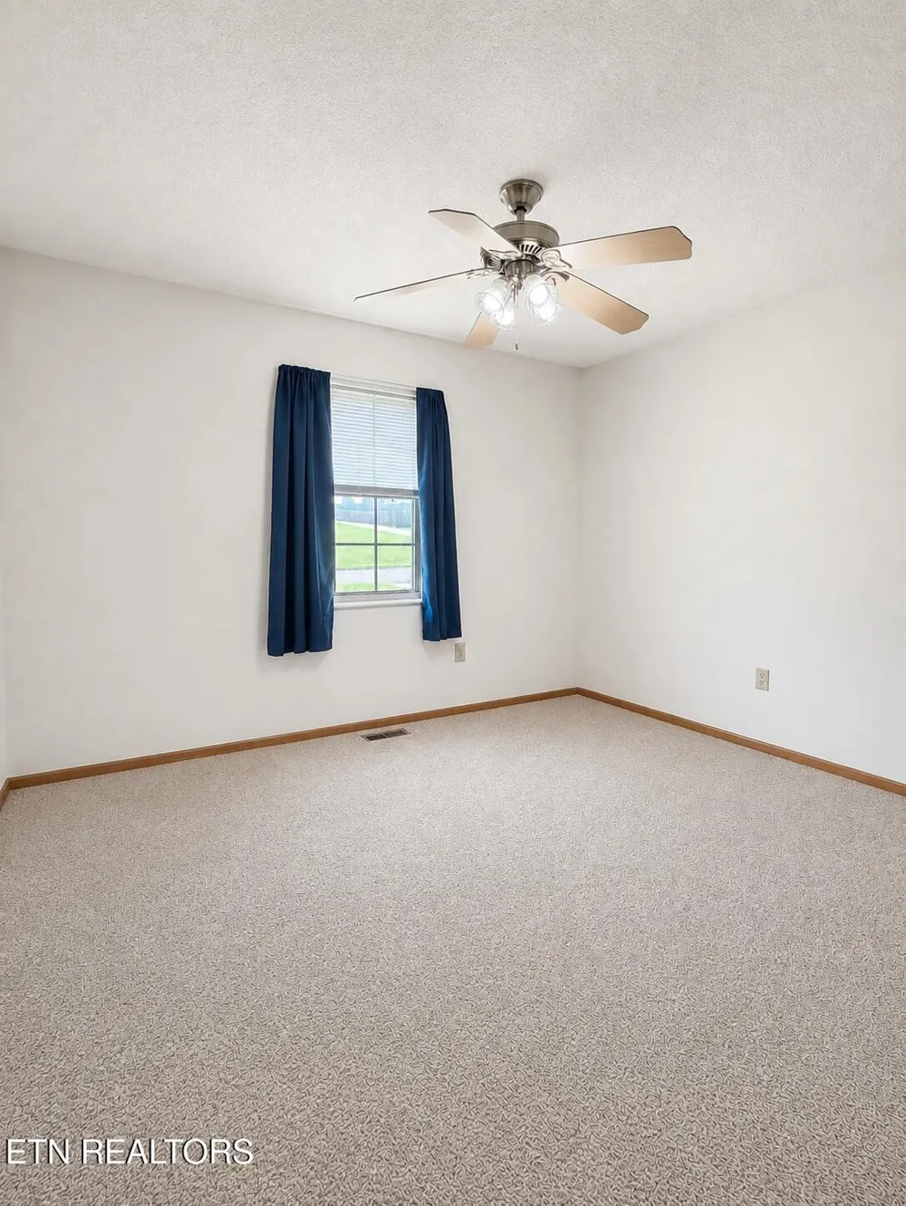 1456 Cattlemans Drive Lenoir City, TN 37772