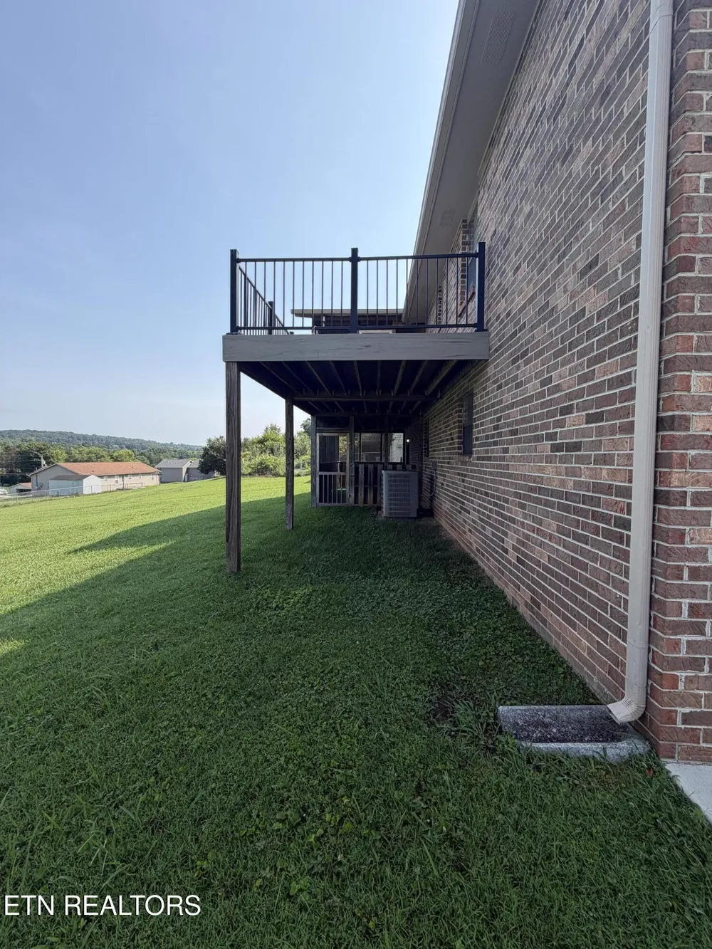 1456 Cattlemans Drive Lenoir City, TN 37772