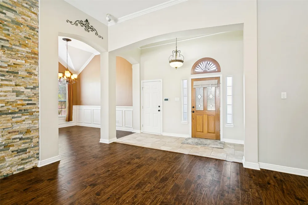 5713 Kelly Court Haltom City, TX 76137