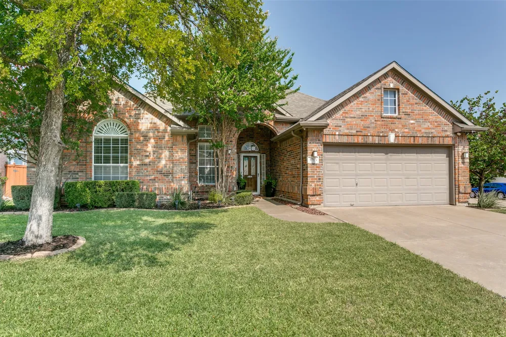 5713 Kelly Court Haltom City, TX 76137