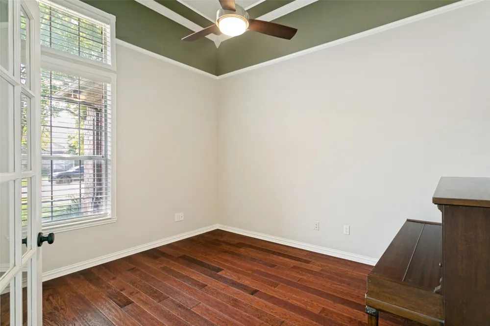 5713 Kelly Court Haltom City, TX 76137