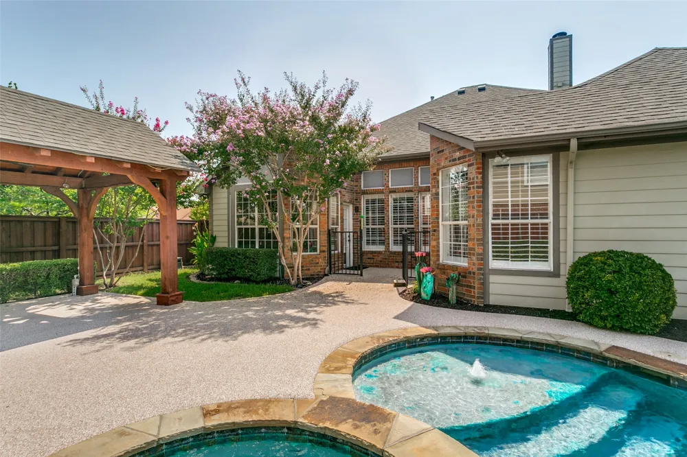 5713 Kelly Court Haltom City, TX 76137