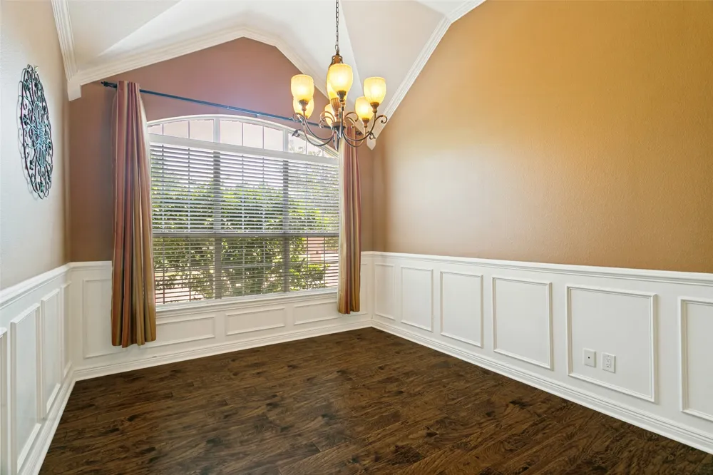 5713 Kelly Court Haltom City, TX 76137