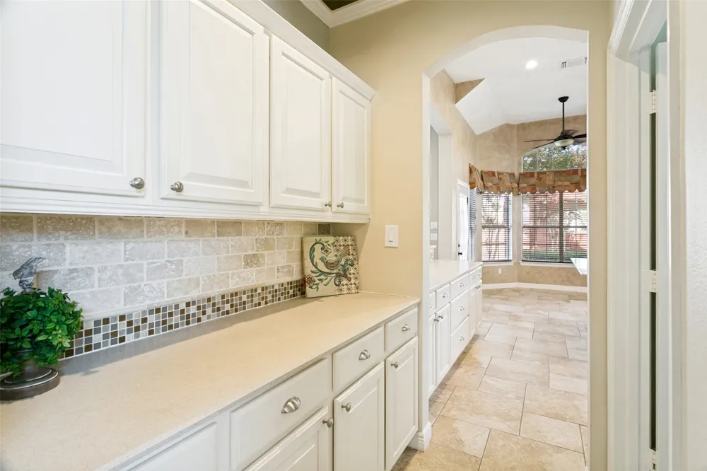 5713 Kelly Court Haltom City, TX 76137
