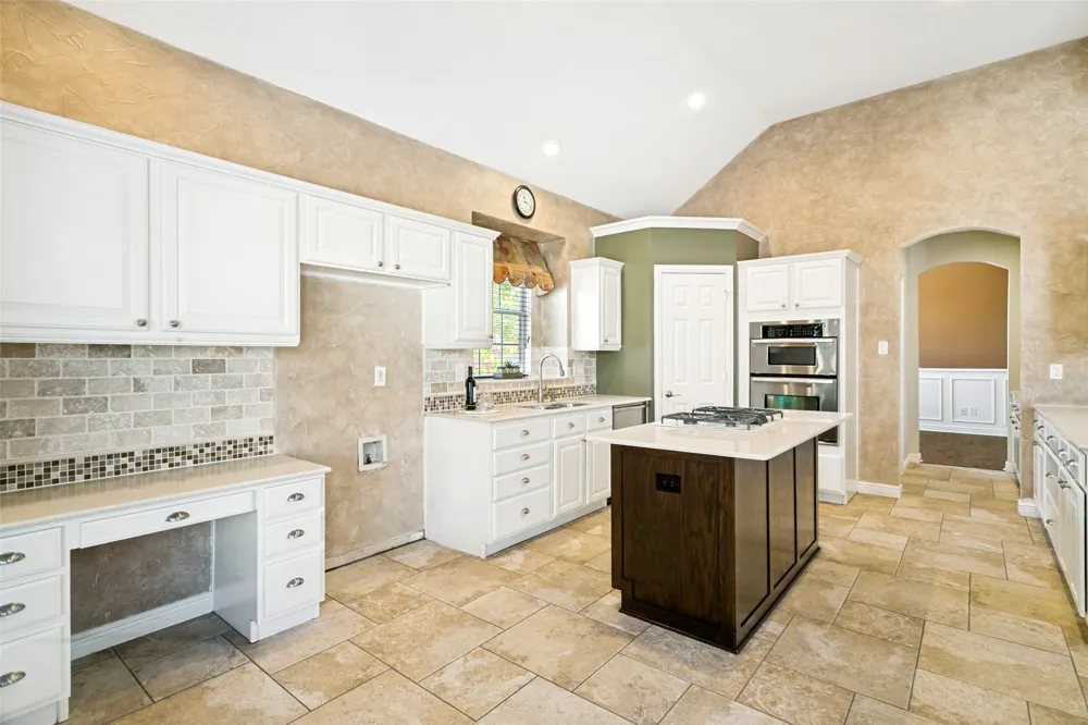 5713 Kelly Court Haltom City, TX 76137