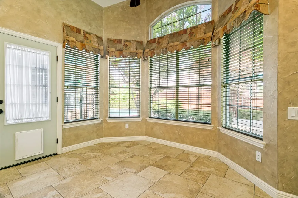 5713 Kelly Court Haltom City, TX 76137