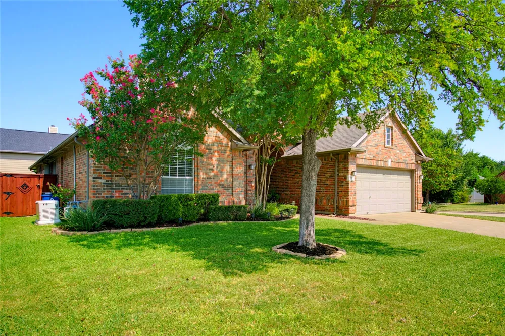 5713 Kelly Court Haltom City, TX 76137