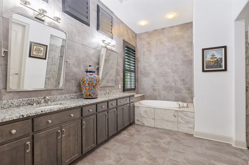 2901 Merryglen Lane Flower Mound, TX 75022