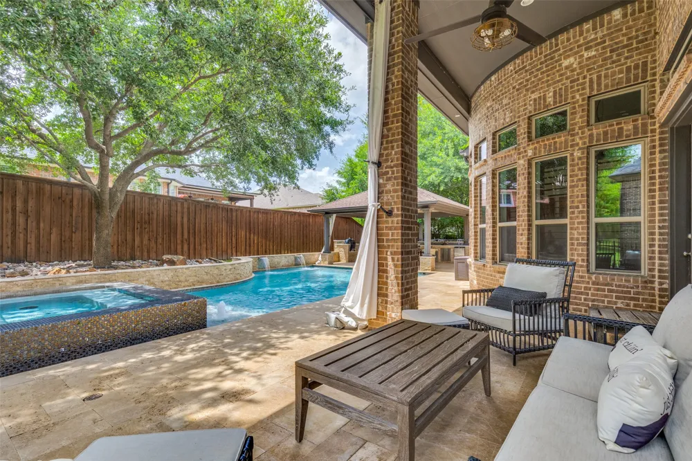 2901 Merryglen Lane Flower Mound, TX 75022