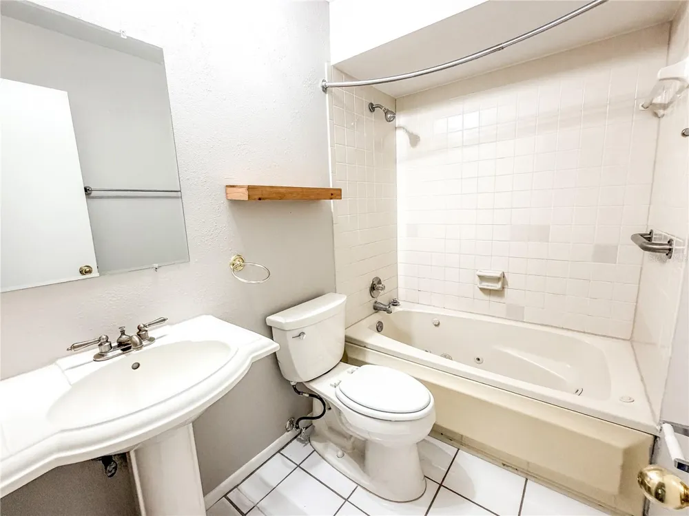 1844 MILL RUN CIRCLE Tampa, FL 33613