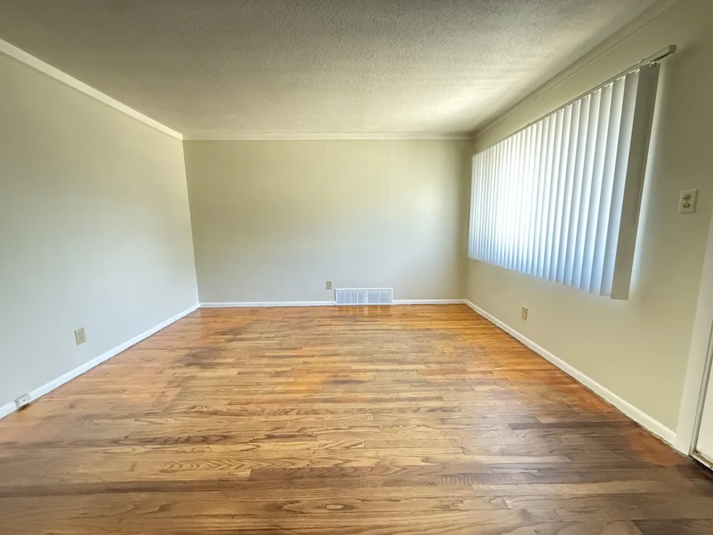 716 Mayflower Avenue Lincoln Park City, MI 48146