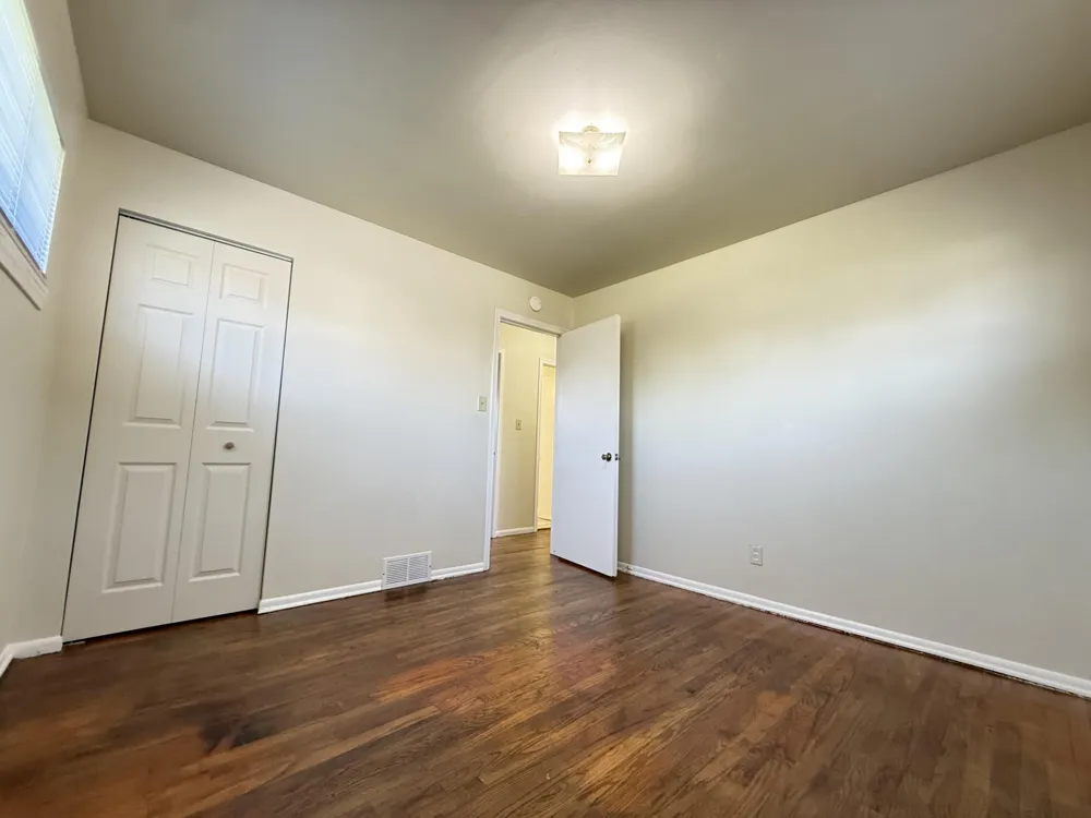 716 Mayflower Avenue Lincoln Park City, MI 48146