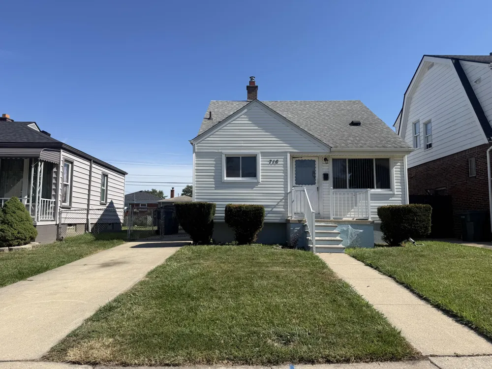716 Mayflower Avenue Lincoln Park City, MI 48146