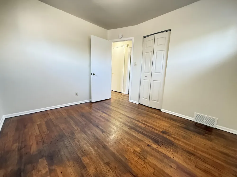 716 Mayflower Avenue Lincoln Park City, MI 48146