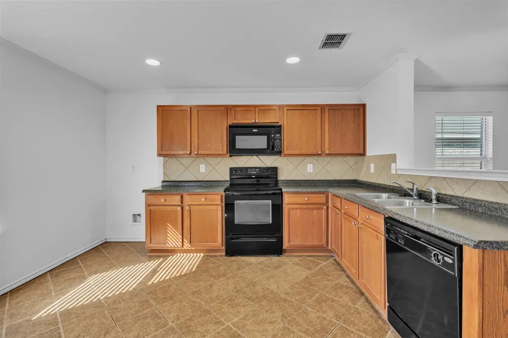 1341 Haley Lane Burleson, TX 76028