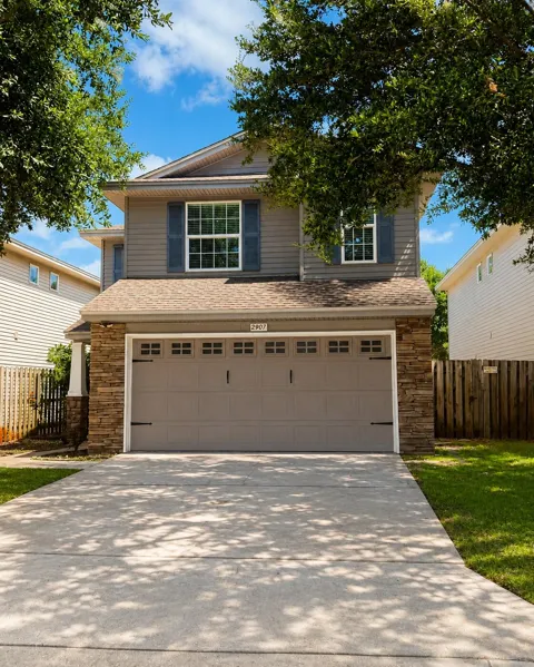 2907 Five Oaks Lane