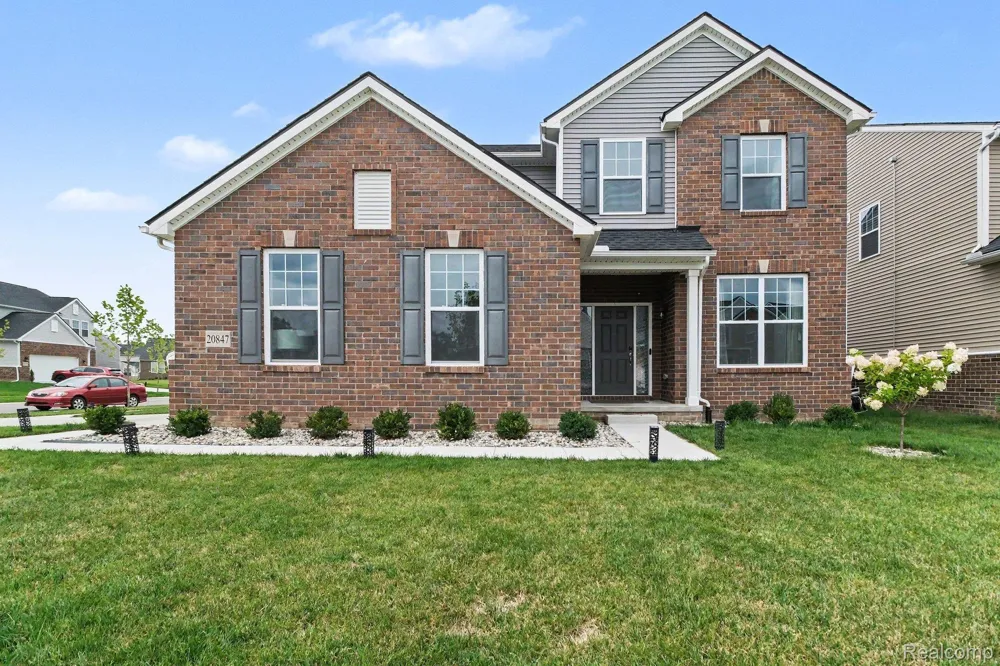 20847 Calabrese Drive Lyon Charter Township, MI 48178