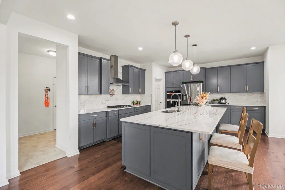 20847 Calabrese Drive Lyon Charter Township, MI 48178