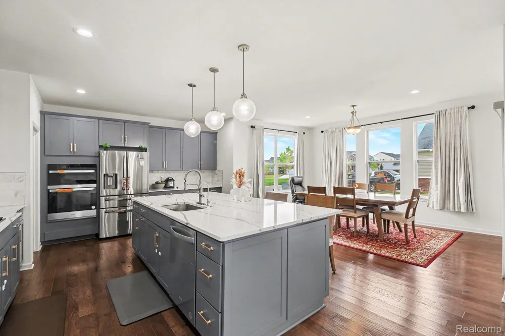 20847 Calabrese Drive Lyon Charter Township, MI 48178