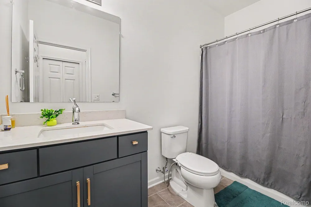 20847 Calabrese Drive Lyon Charter Township, MI 48178