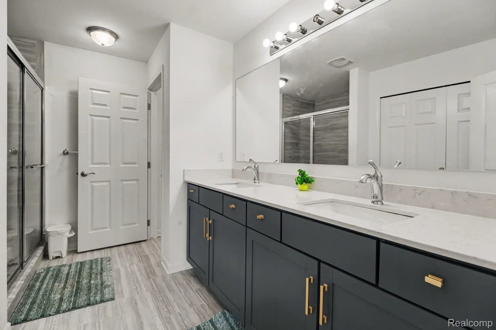 20847 Calabrese Drive Lyon Charter Township, MI 48178