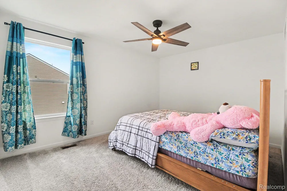 20847 Calabrese Drive Lyon Charter Township, MI 48178