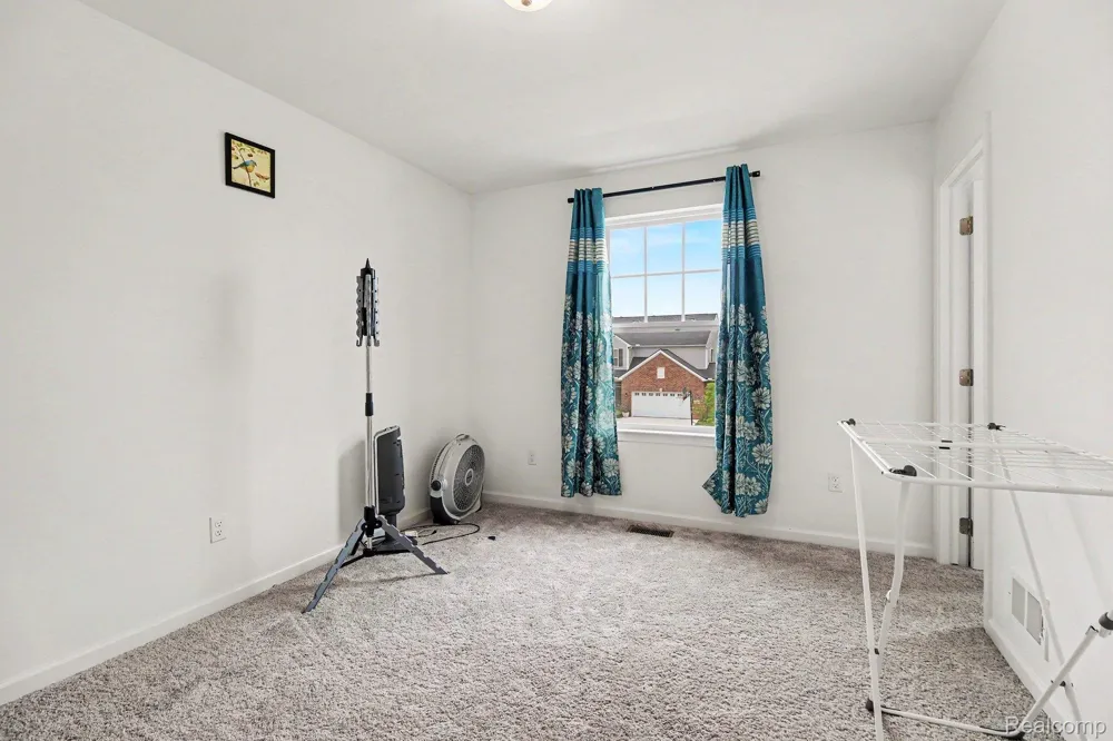 20847 Calabrese Drive Lyon Charter Township, MI 48178