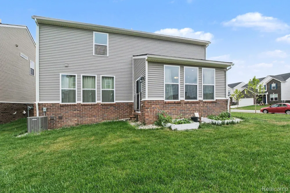20847 Calabrese Drive Lyon Charter Township, MI 48178
