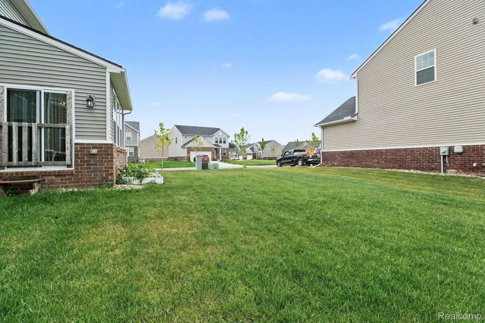 20847 Calabrese Drive Lyon Charter Township, MI 48178