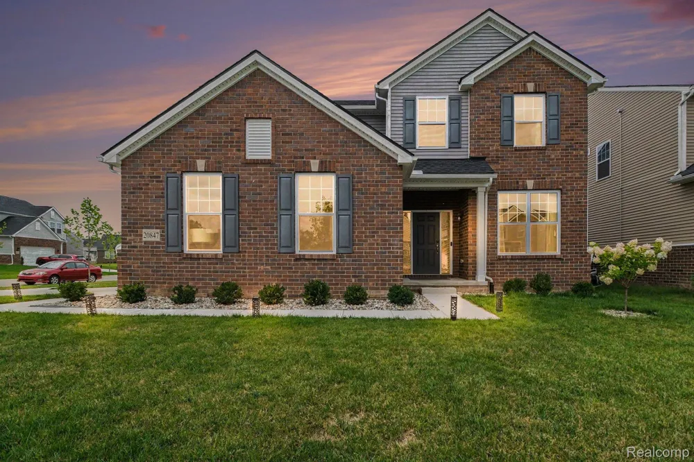 20847 Calabrese Drive Lyon Charter Township, MI 48178
