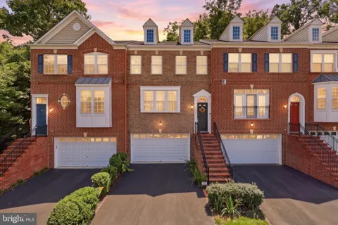 20200 CENTER BROOK SQUARE