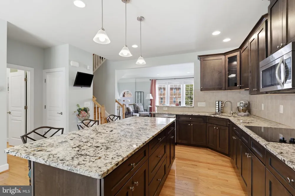 20200 CENTER BROOK SQUARE Sterling, VA 20165