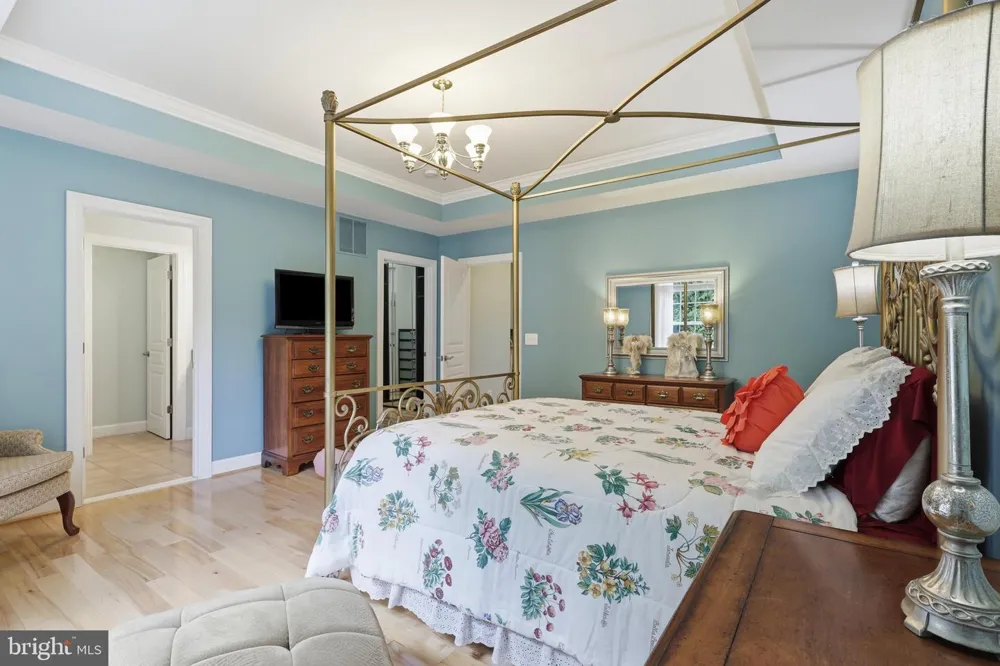 20200 CENTER BROOK SQUARE Sterling, VA 20165