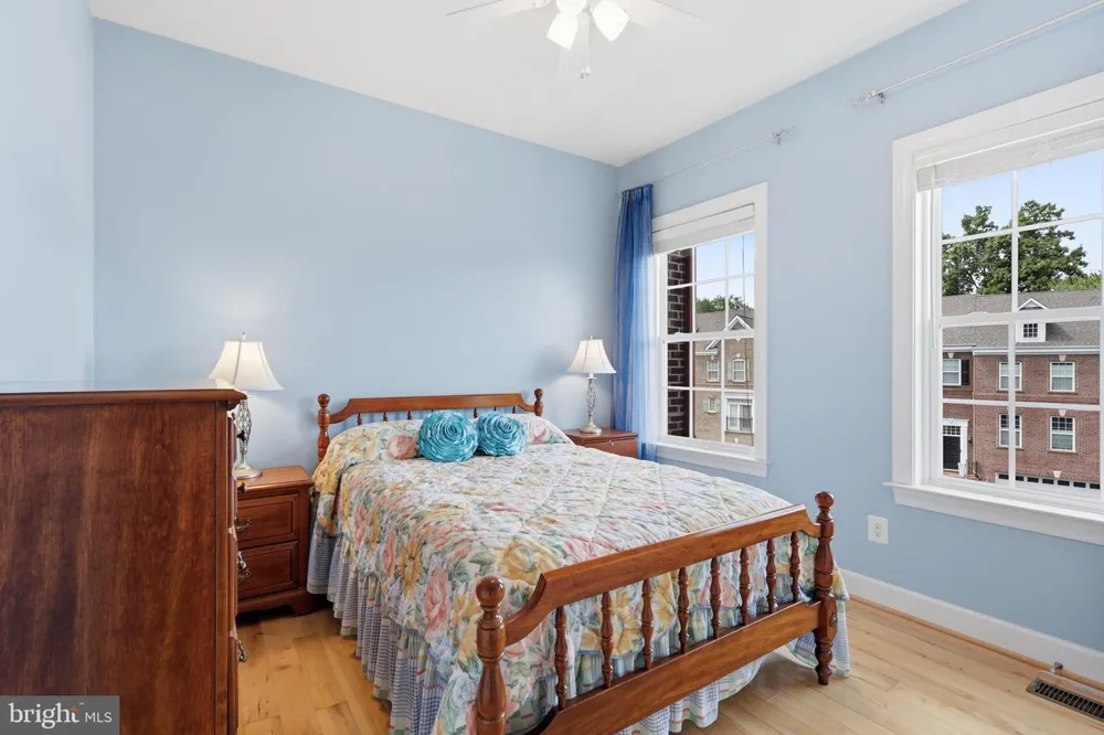 20200 CENTER BROOK SQUARE Sterling, VA 20165