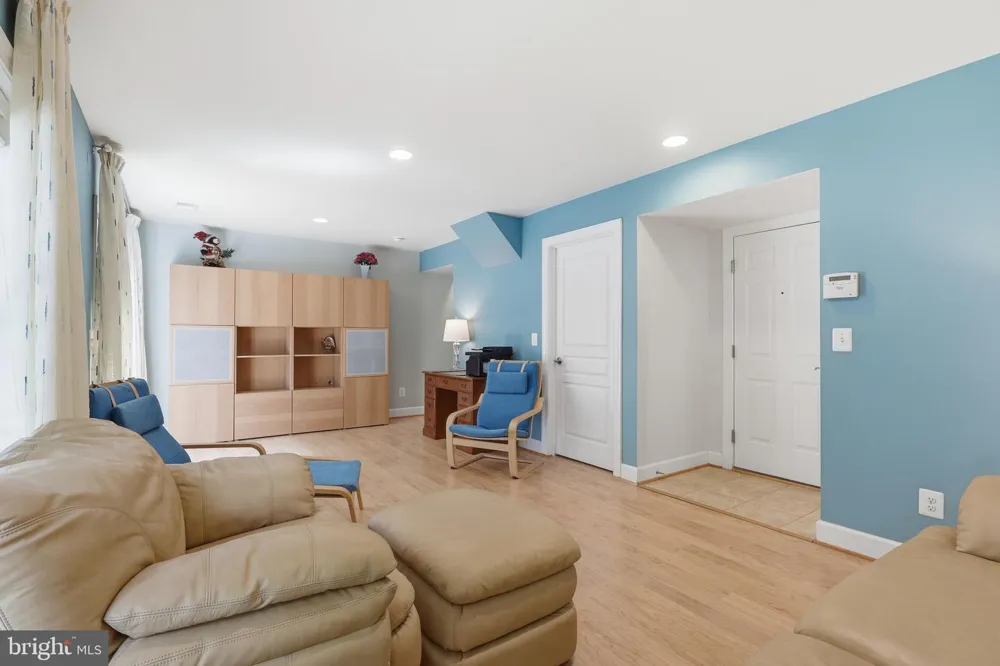 20200 CENTER BROOK SQUARE Sterling, VA 20165