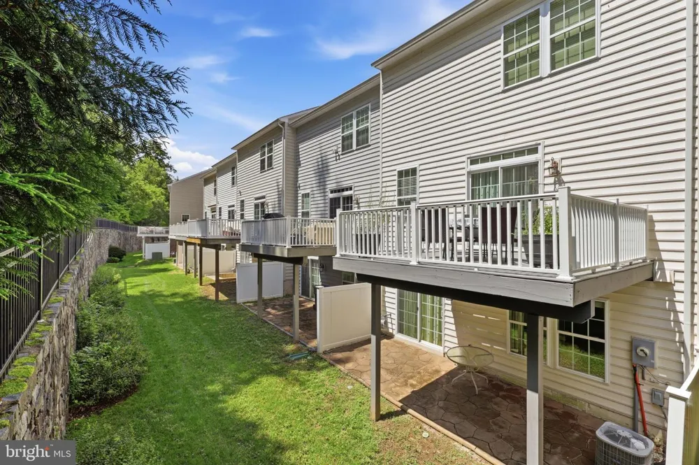 20200 CENTER BROOK SQUARE Sterling, VA 20165