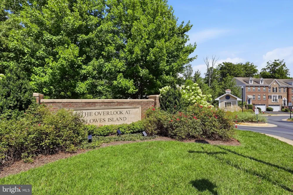 20200 CENTER BROOK SQUARE Sterling, VA 20165
