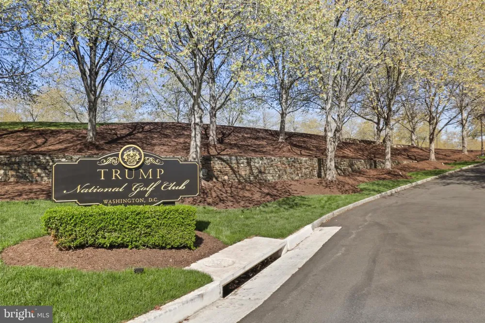 20200 CENTER BROOK SQUARE Sterling, VA 20165