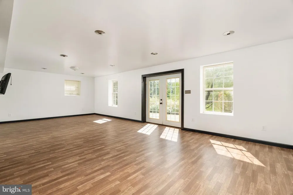 102 ZEBRA LANE Berkeley Springs, WV 25411