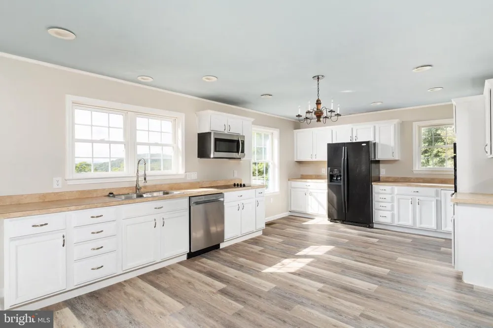 102 ZEBRA LANE Berkeley Springs, WV 25411