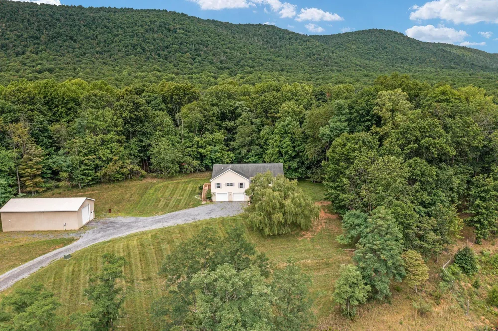 102 ZEBRA LANE Berkeley Springs, WV 25411
