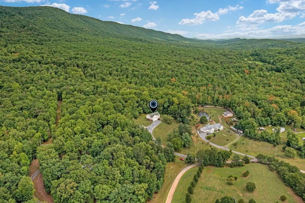 102 ZEBRA LANE Berkeley Springs, WV 25411