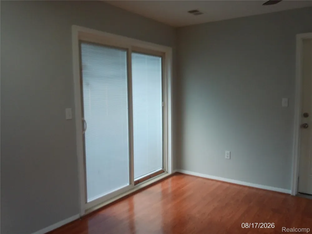 26445 Colgate Street Inkster City, MI 48141
