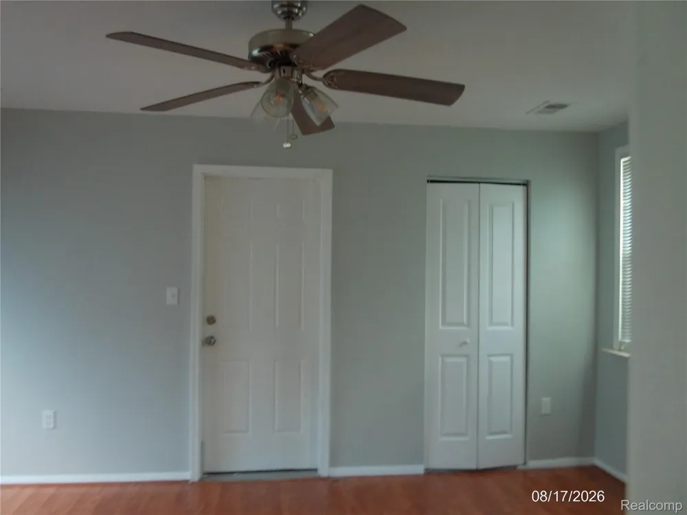 26445 Colgate Street Inkster City, MI 48141