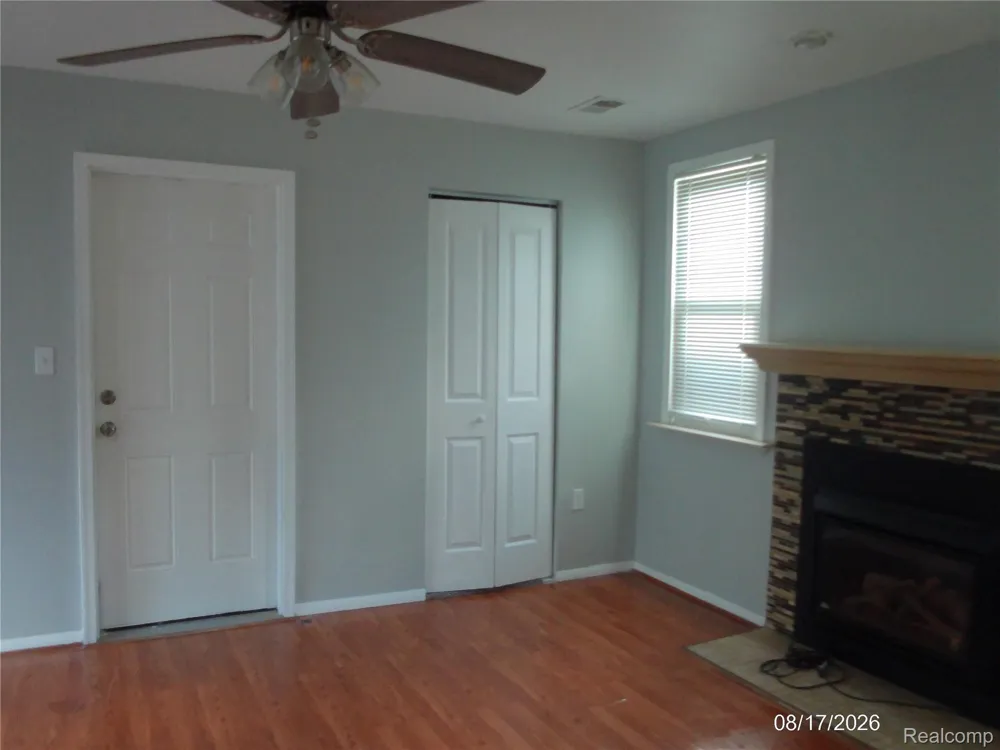 26445 Colgate Street Inkster City, MI 48141