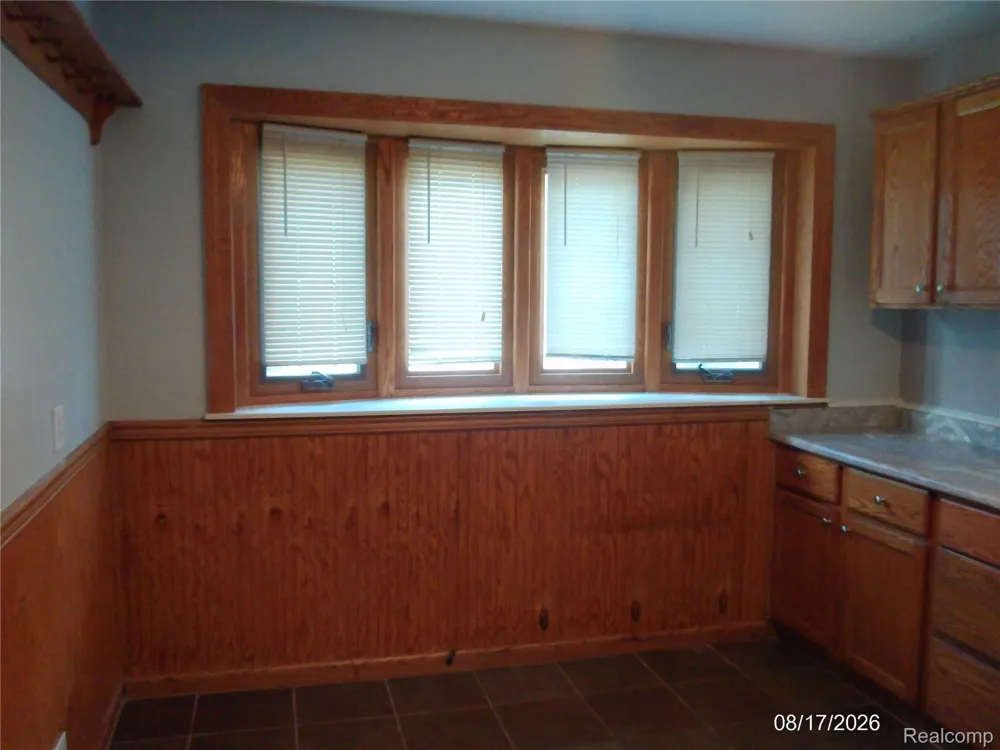26445 Colgate Street Inkster City, MI 48141