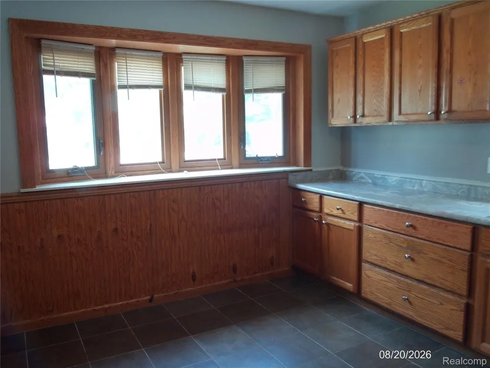 26445 Colgate Street Inkster City, MI 48141